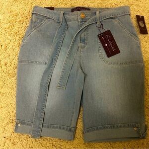 NWT Gloria Vanderbilt Belted Bermuda‎ Denim Shorts Womens Sz 6 Coastal Grandma